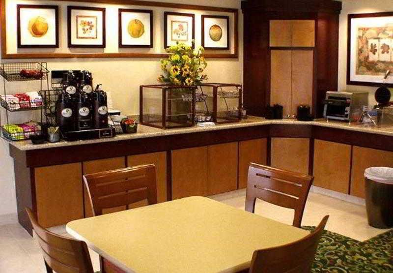 Fairfield Inn And Suites By Marriott Тифтон Экстерьер фото