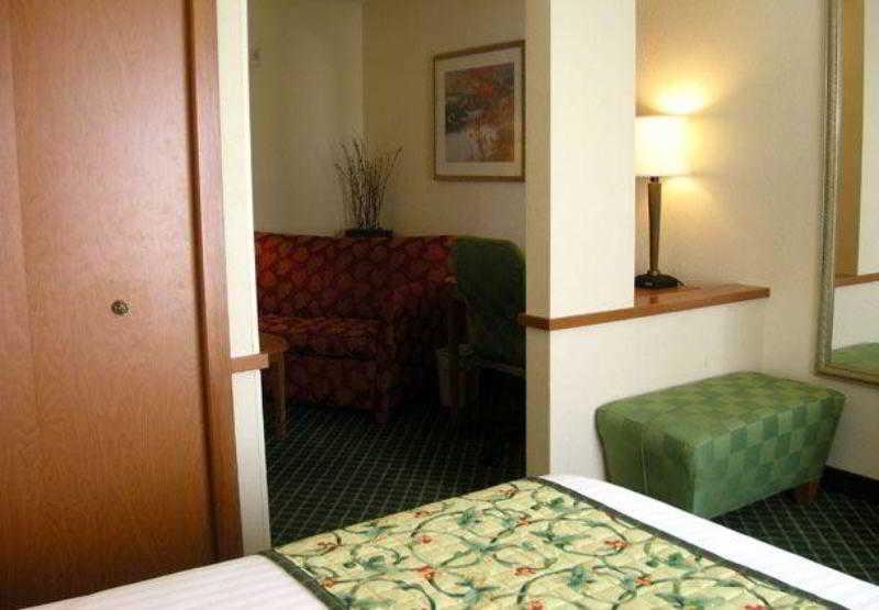 Fairfield Inn And Suites By Marriott Тифтон Экстерьер фото