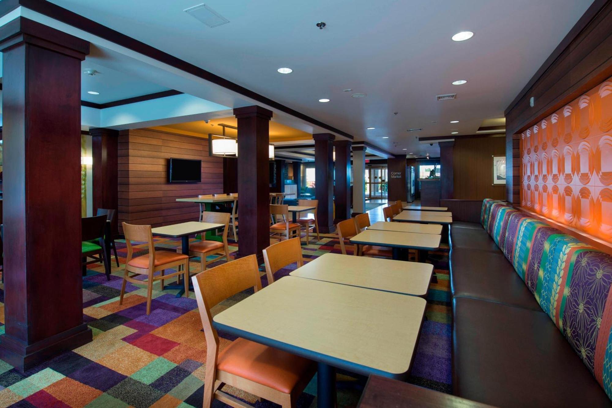 Fairfield Inn And Suites By Marriott Тифтон Экстерьер фото