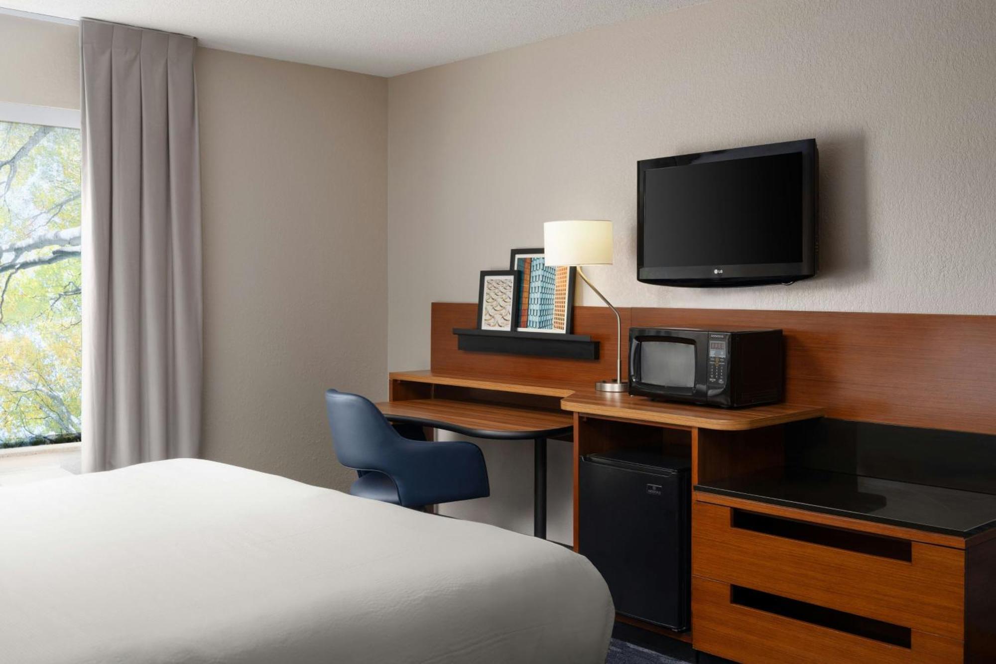 Fairfield Inn And Suites By Marriott Тифтон Экстерьер фото