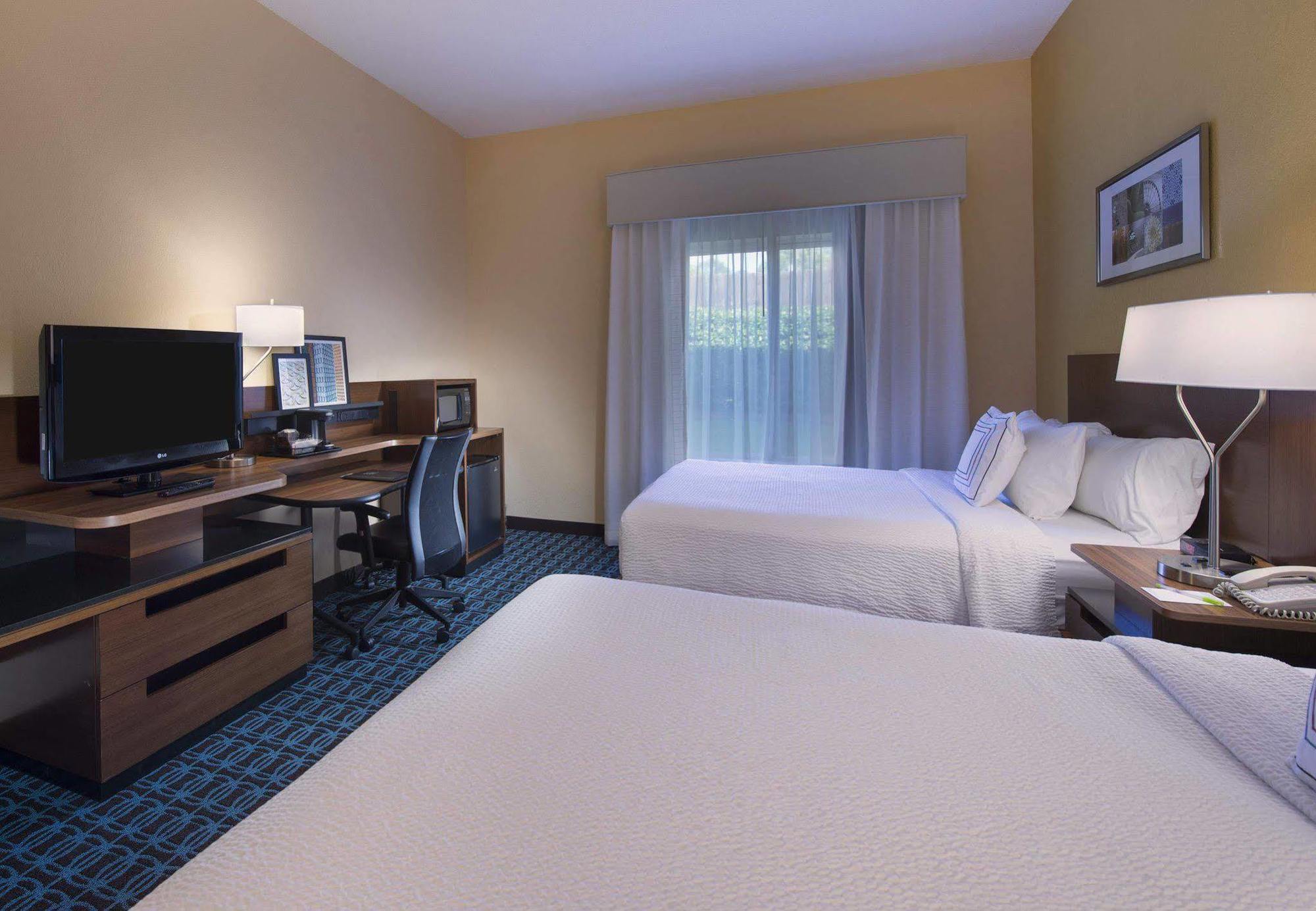 Fairfield Inn And Suites By Marriott Тифтон Экстерьер фото